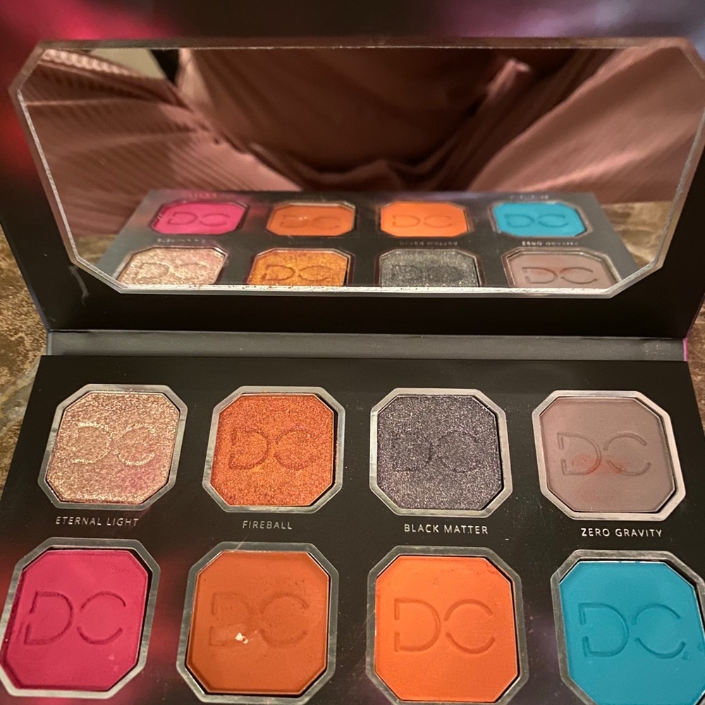 Eyeshadow palette